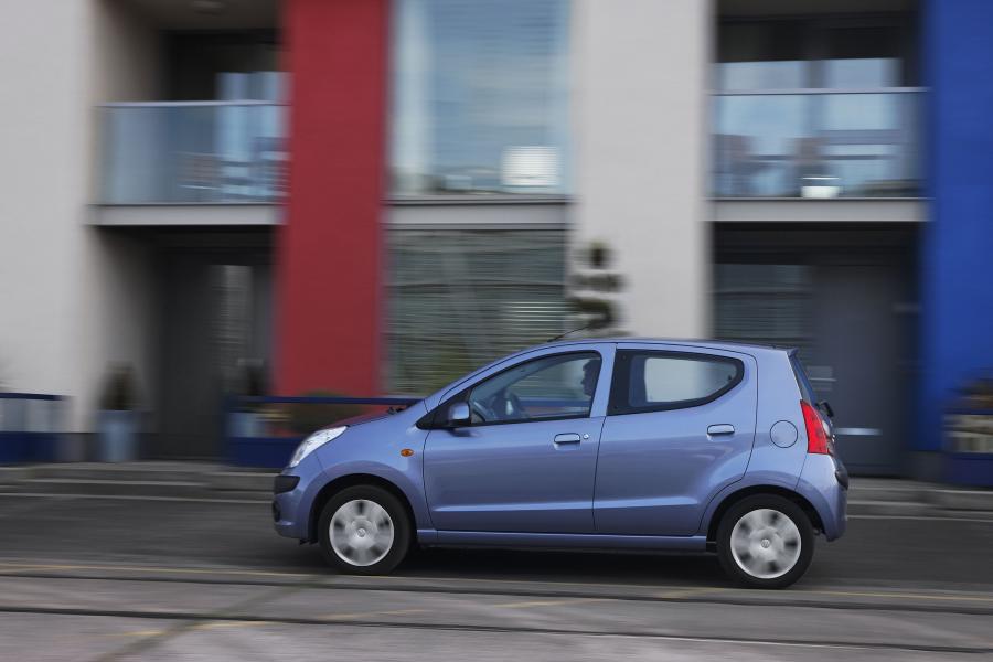  Nissan Pixo 2008 года  (фото 60 из 120)